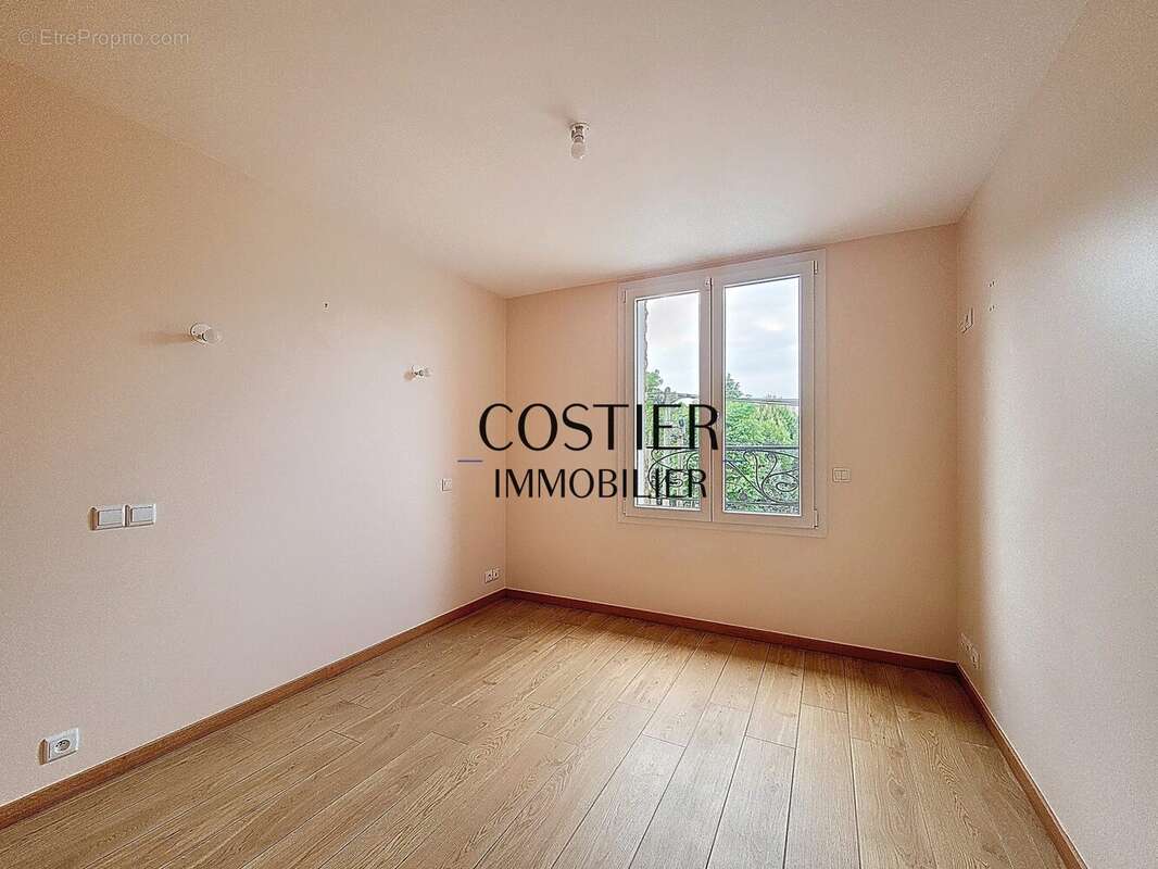 Maison à SAINT-MAUR-DES-FOSSES