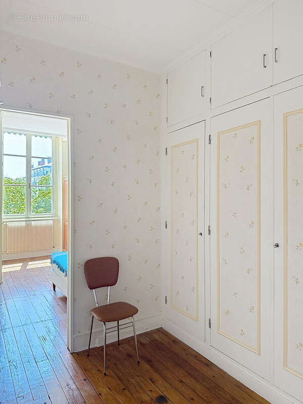Lumineux T3, 71 m2 secteur mairie du 4 ème - photo 7