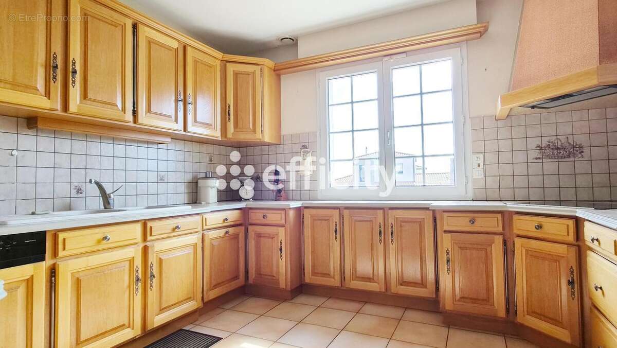 Maison 207 m² à Le Loroux-Bottereau  - photo 6