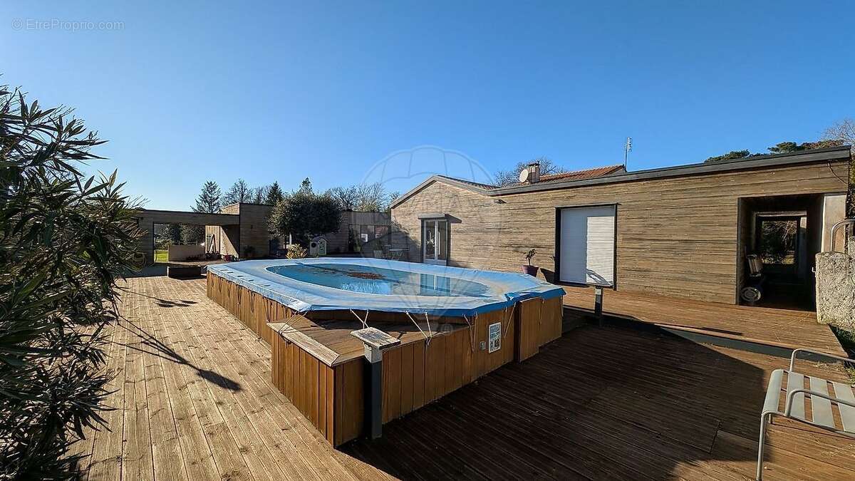 Maison à LES MATHES