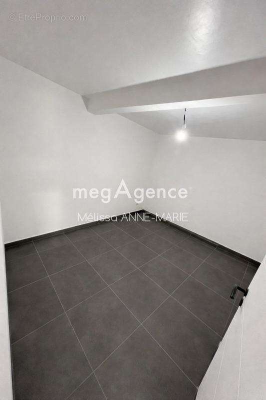 Maison à LES ABYMES