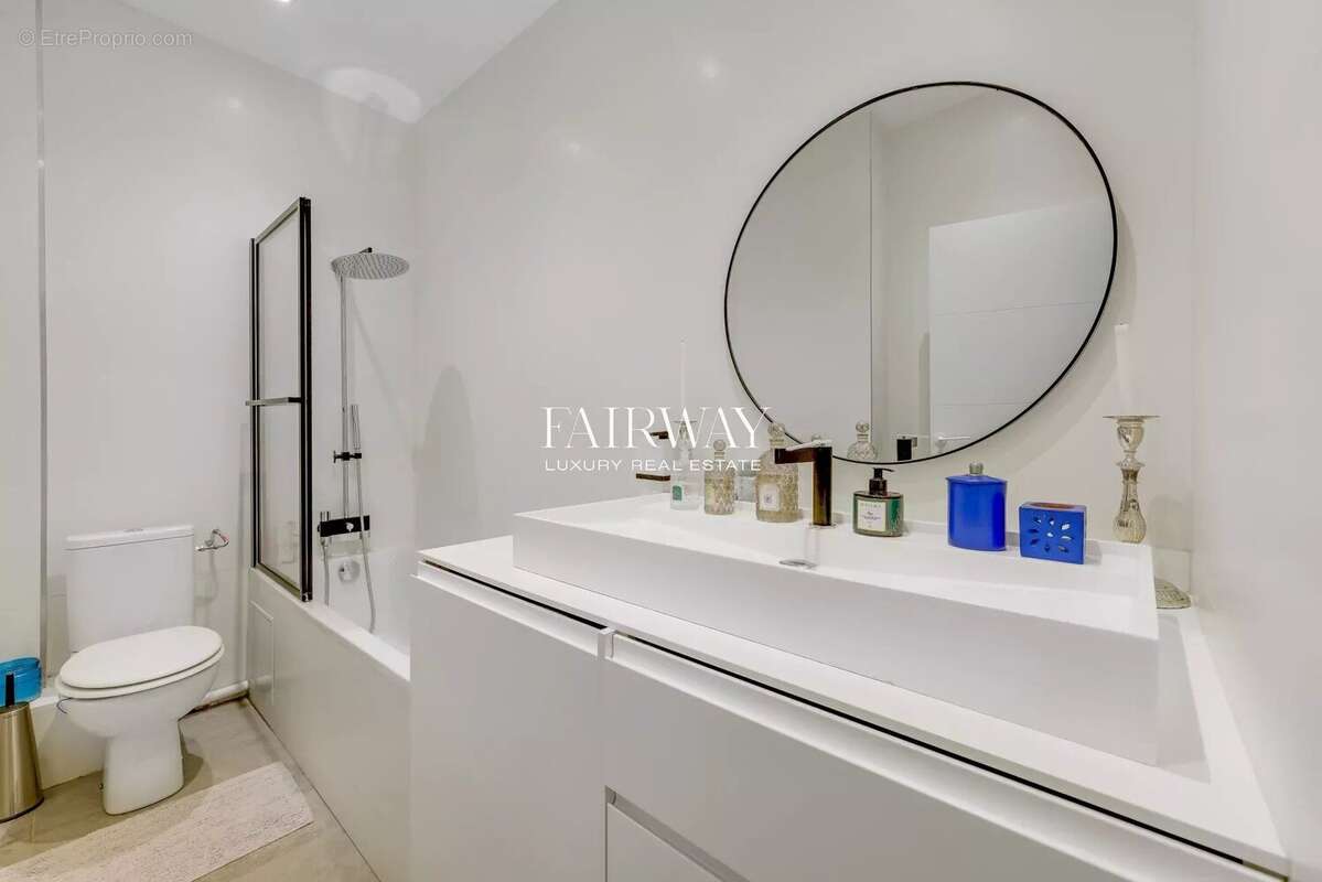 Appartement à PARIS-17E