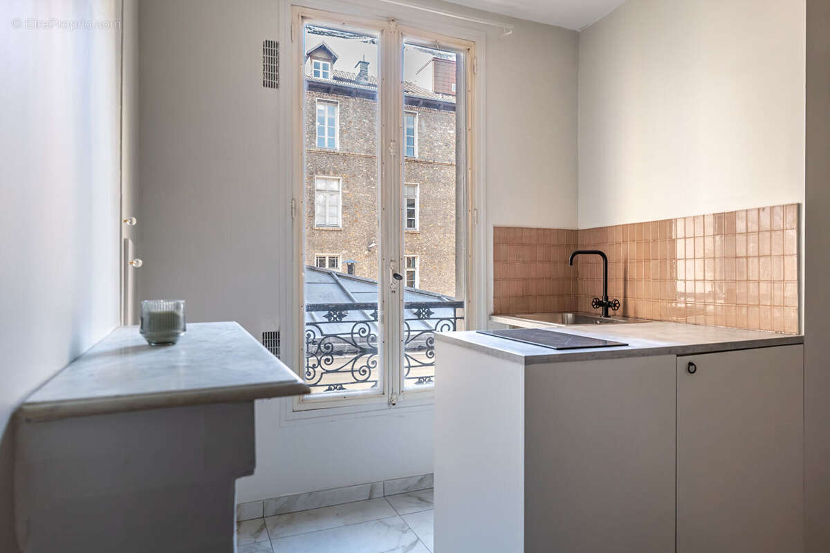 Appartement à PARIS-18E