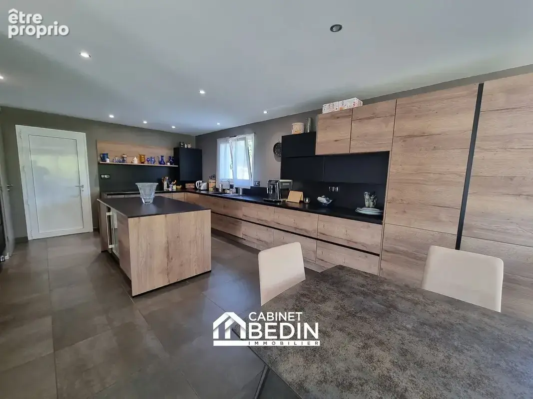 Maison 7 pièces 190 m² à vendre à Saint-Selve (33650) - photo 3