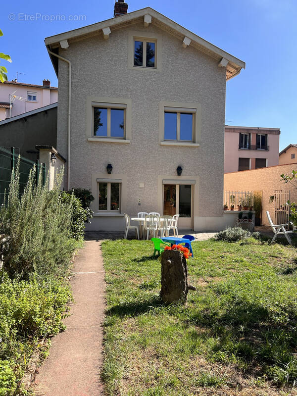 Maison à CHAMPAGNE-AU-MONT-D'OR