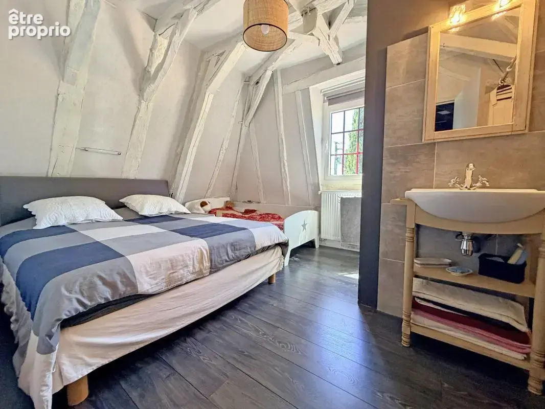 Trois maisons en pierre, piscine et étang - photo 10