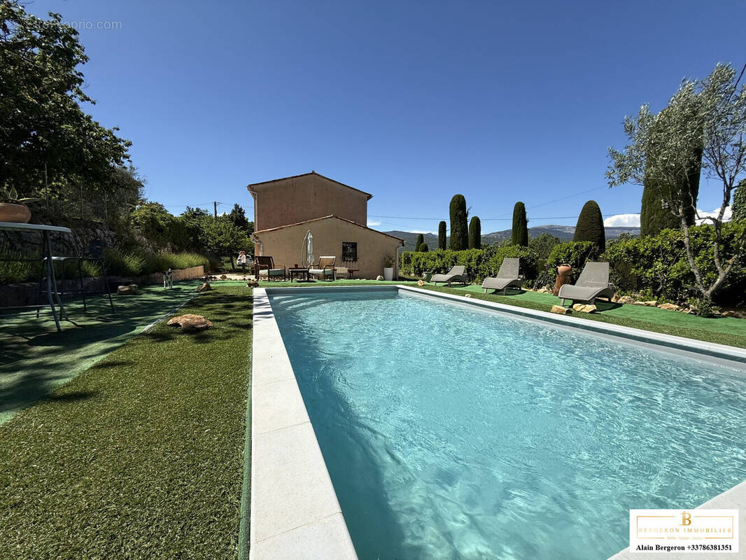 Maison à SAINT-CEZAIRE-SUR-SIAGNE