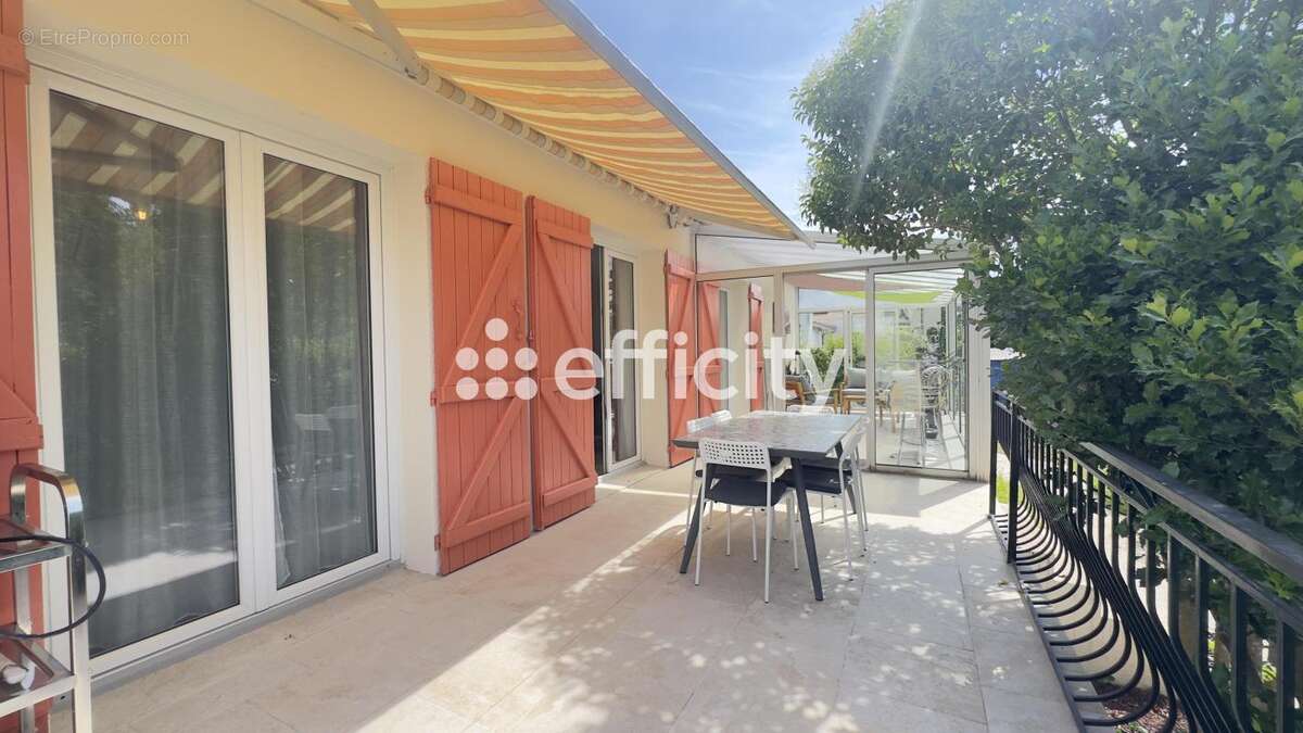Maison à LES TOURRETTES