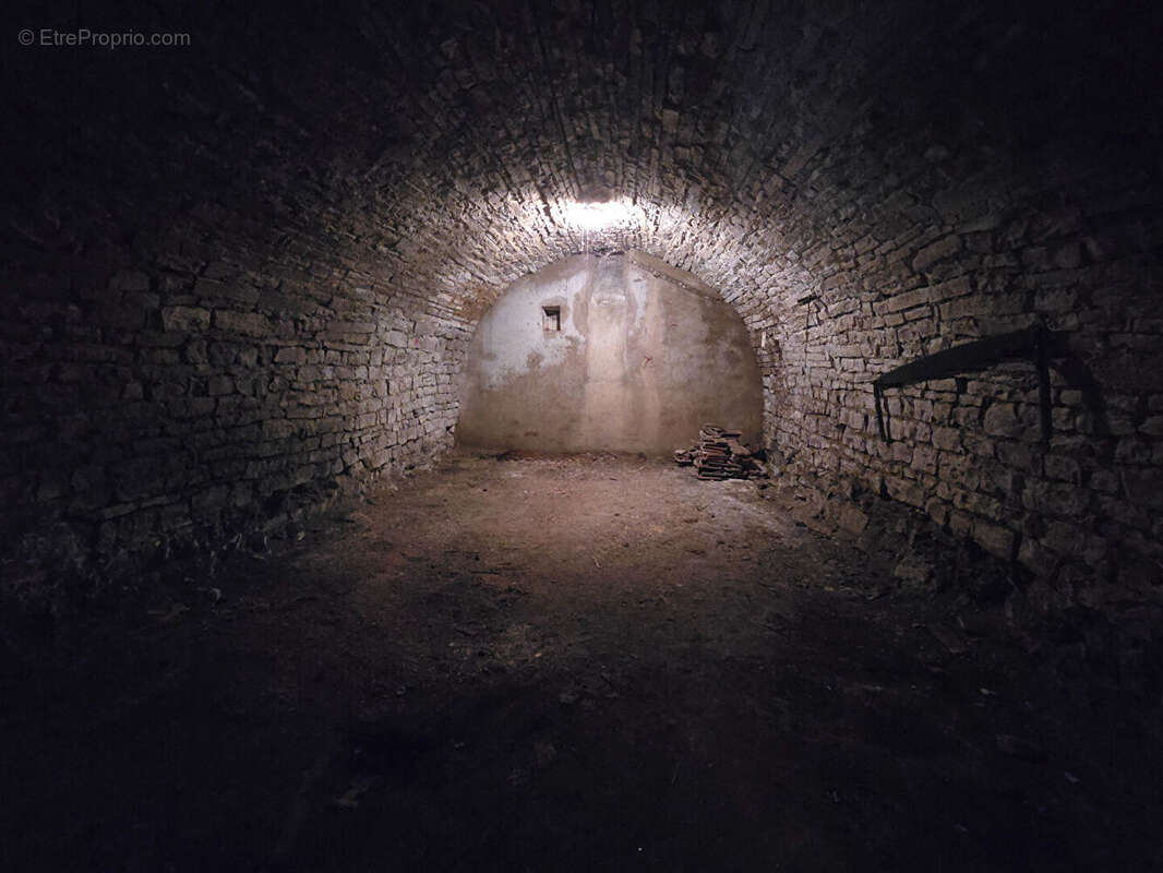 Maison à LUCY-SUR-CURE