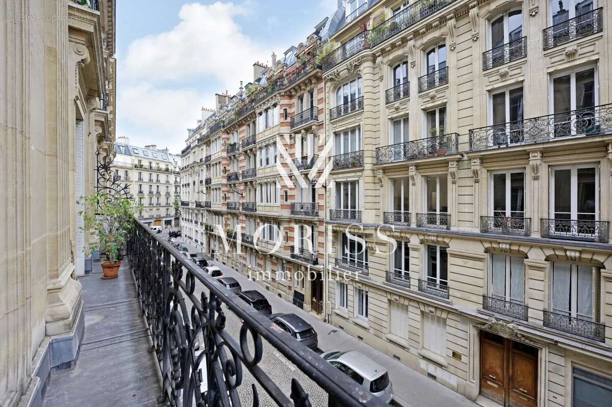 Appartement à PARIS-3E