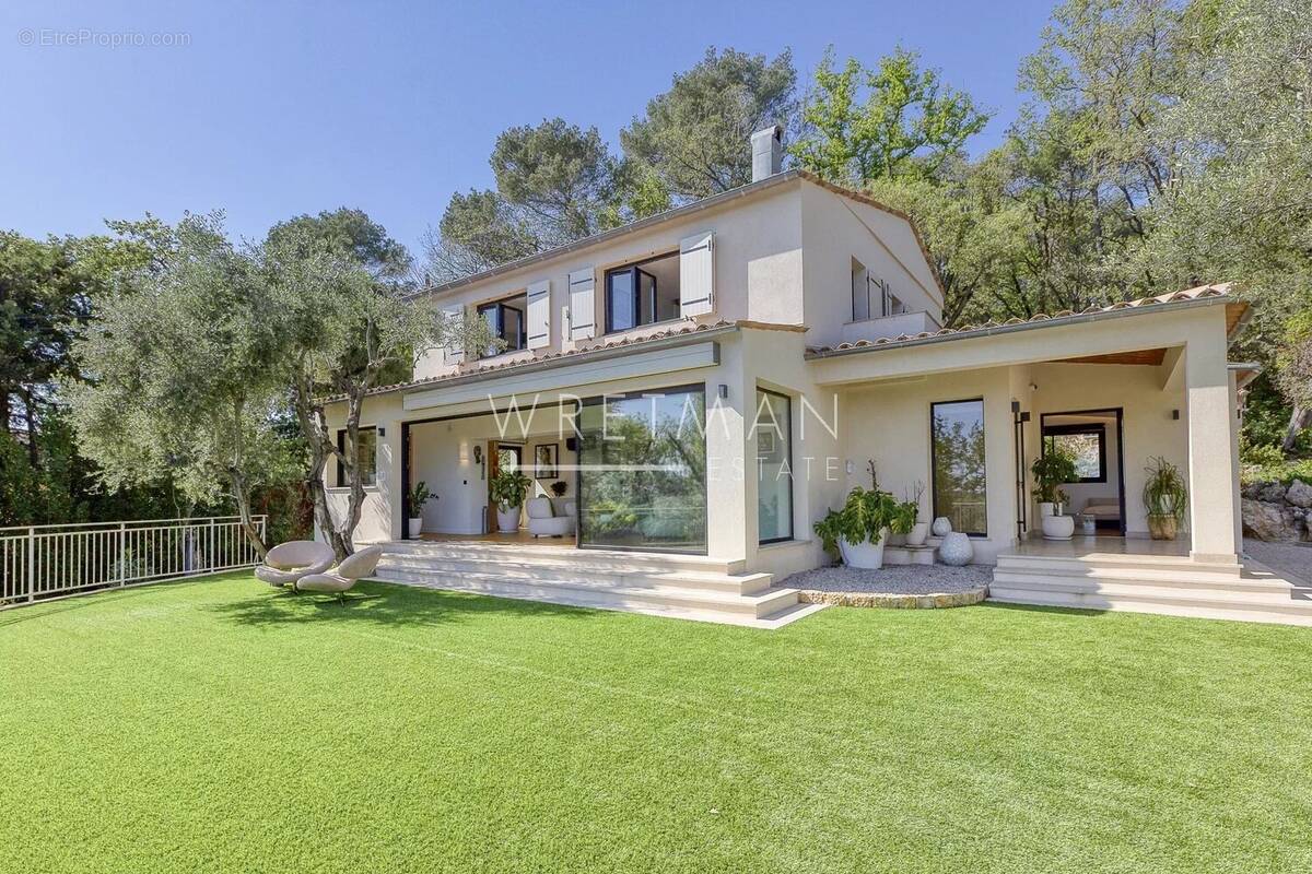 Maison à VALBONNE