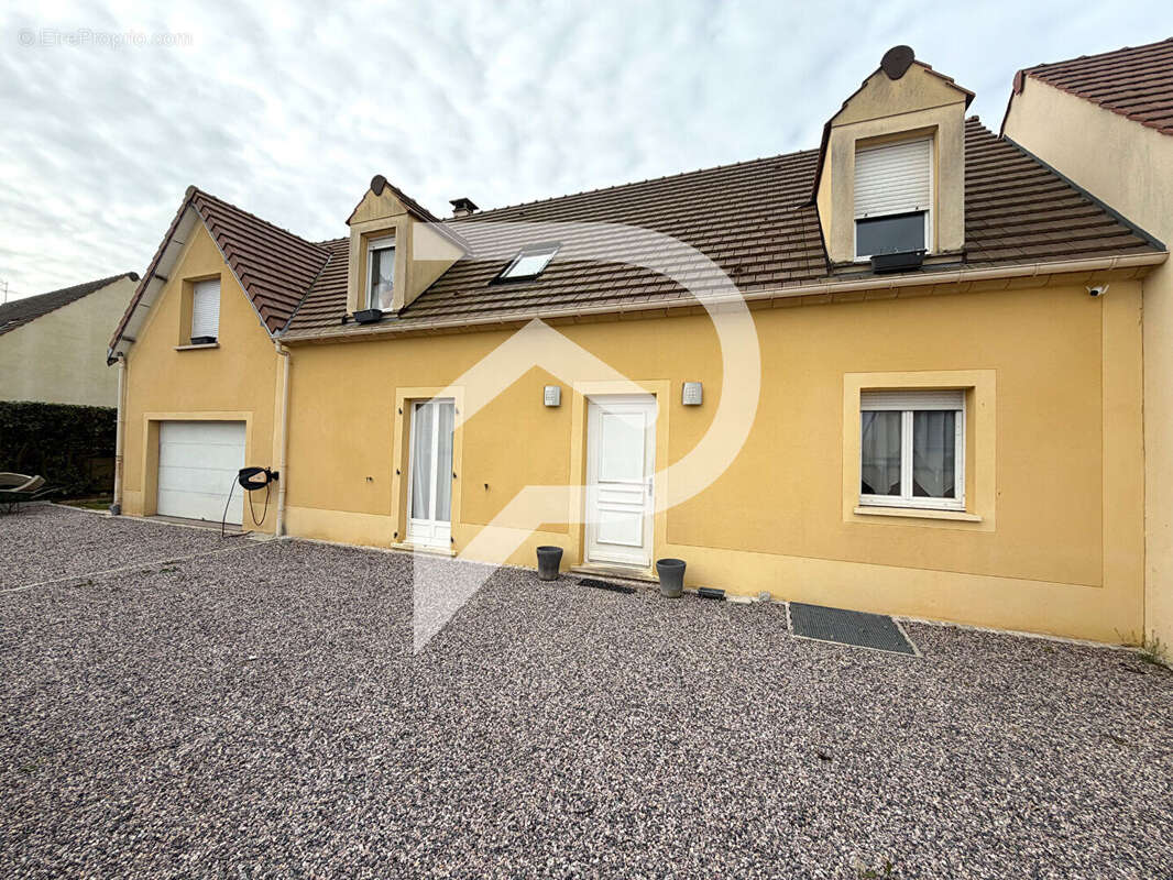 Maison Allonne 8 pièce(s) 142 m2 - photo 10