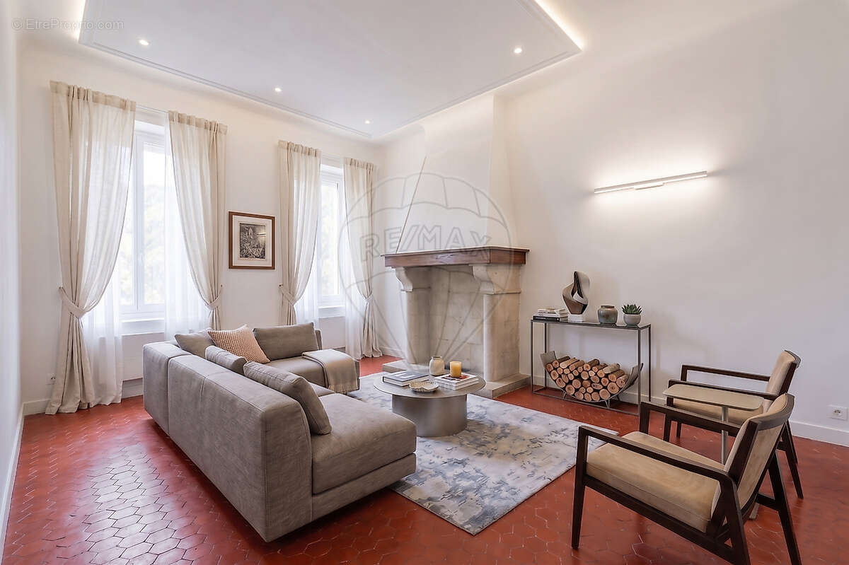 Appartement à MARSEILLE-4E
