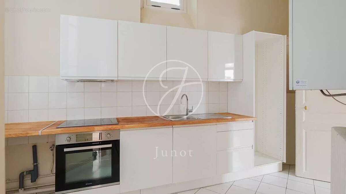 Appartement à PARIS-8E