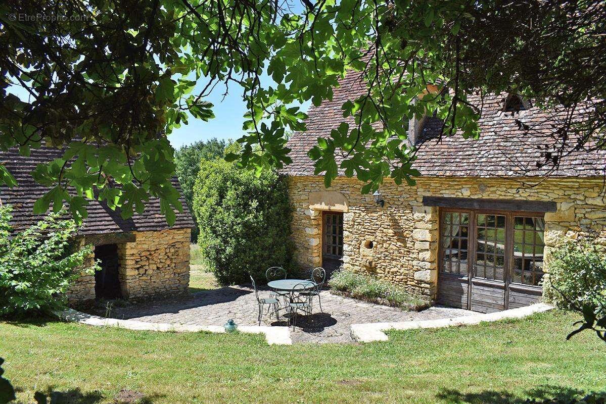 Propriété de gîtes Coly Saint Amand 18 pièce(s) 403 m2 - photo 6