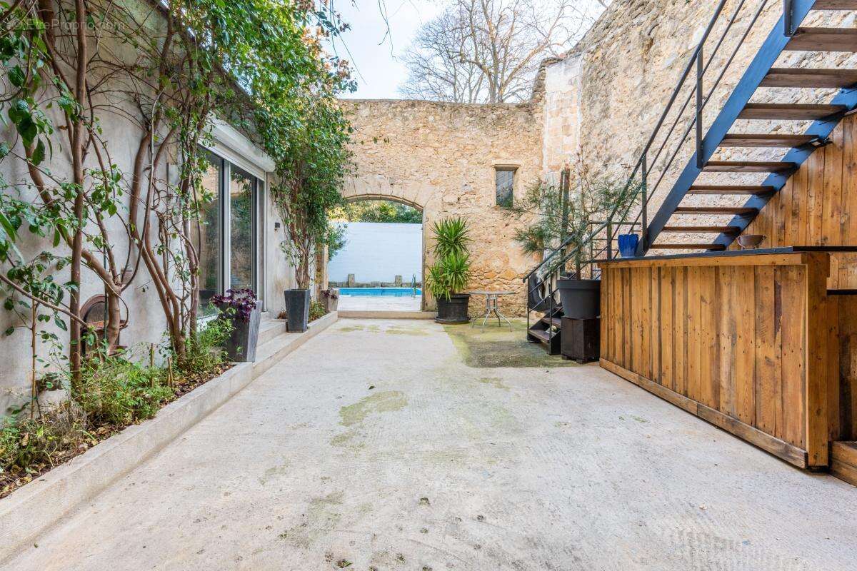 Maison à POUSSAN