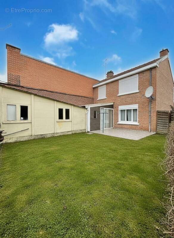 Maison à AULNOYE-AYMERIES