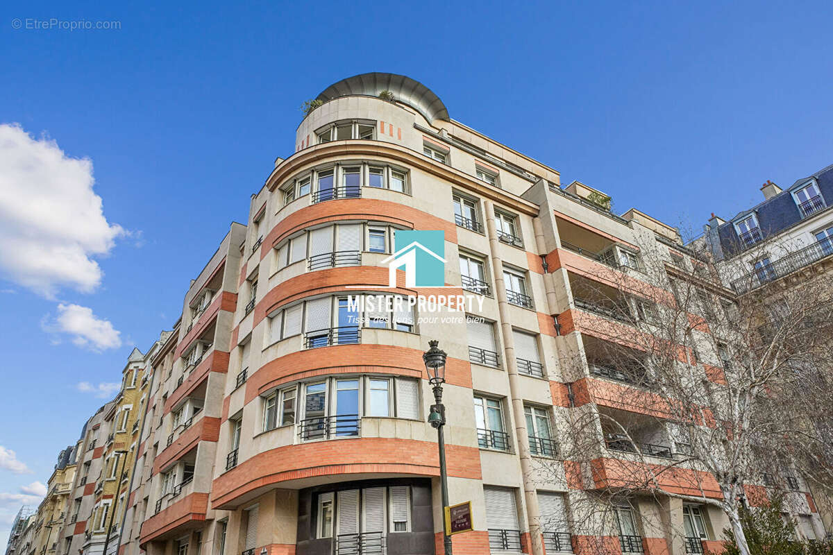 Appartement à LEVALLOIS-PERRET