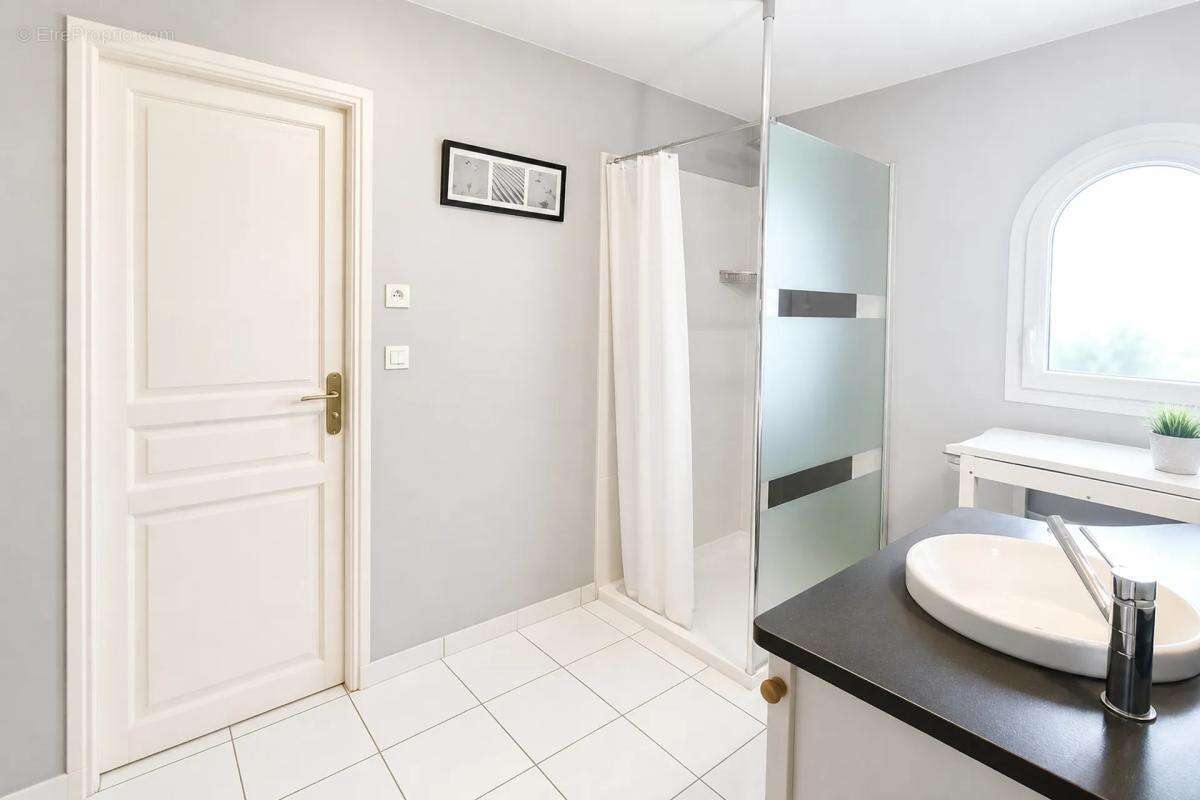 Armissan, propriété de 224 m2 dans un cadre naturel exceptionnel - photo 24