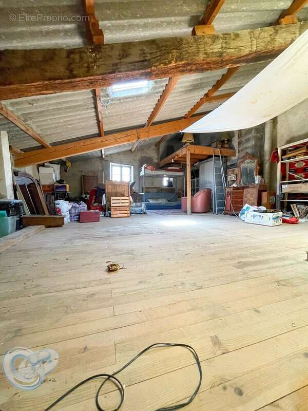 Revest-du-Bion - maison de village à rénover de 44 m² habitable pour un total de152 m² . - photo 13