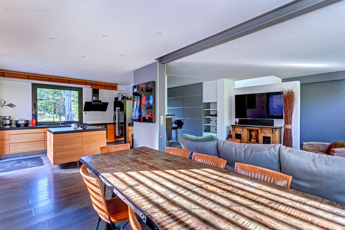 Maison à LA CELLE-SAINT-CLOUD