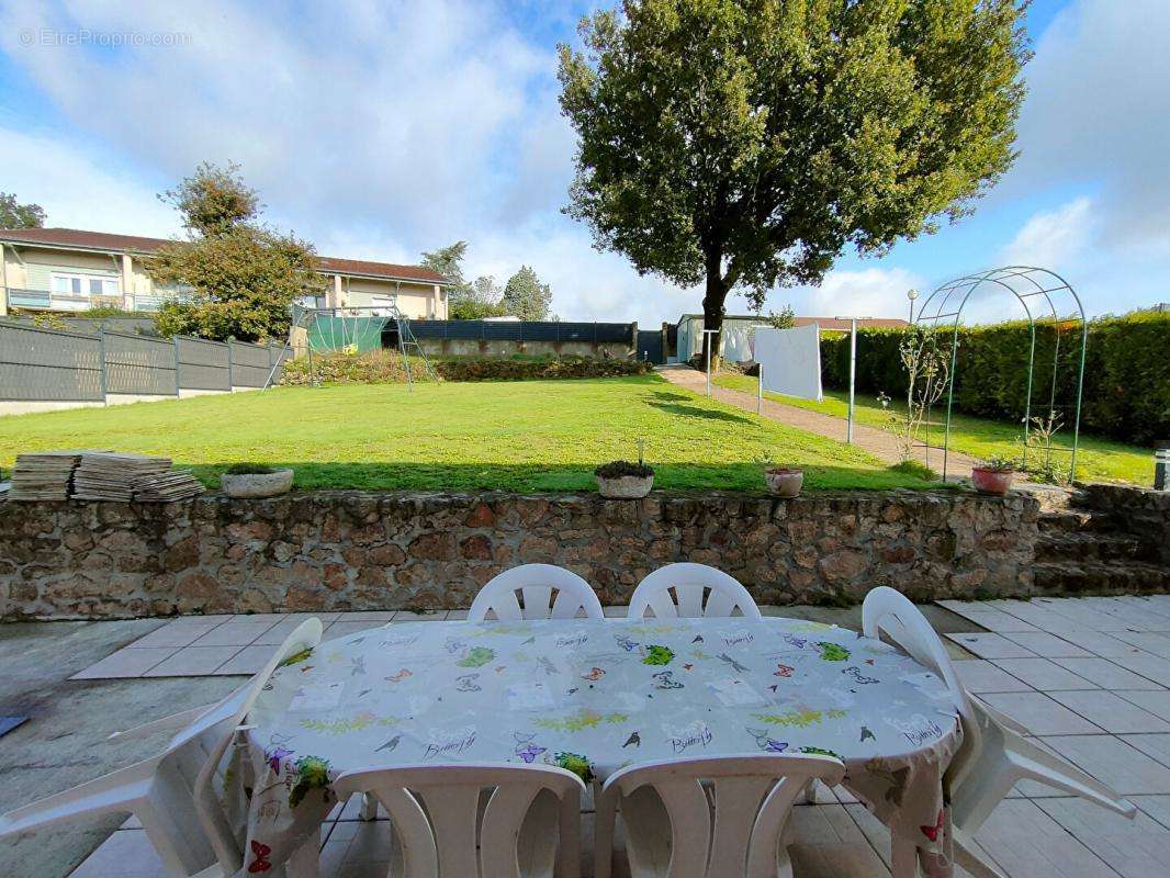 Maison à SAINT-LAURENT-SUR-SEVRE