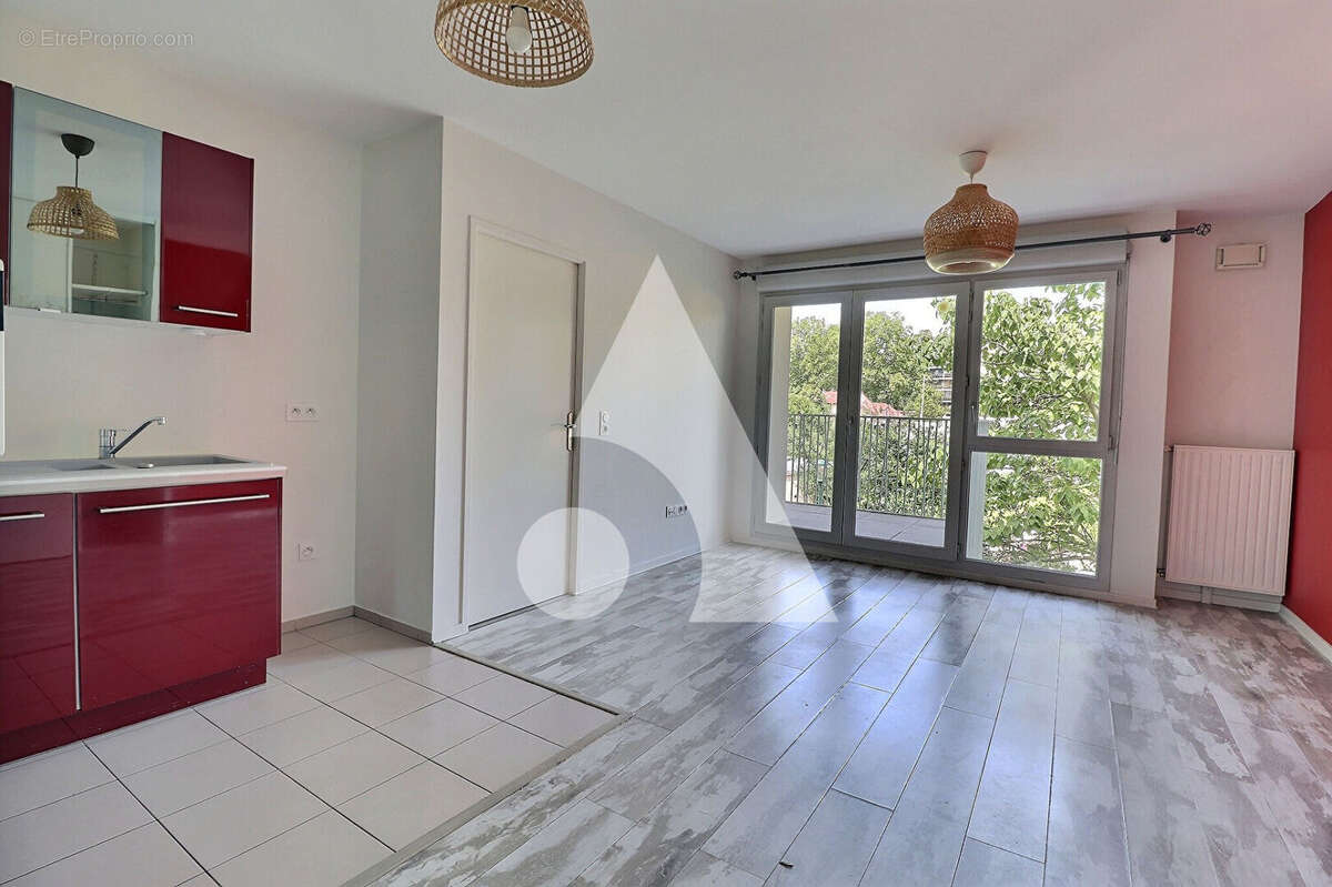 Appartement 2 pièces avec balcon - limite saint gratien/enghien les bains - photo 2