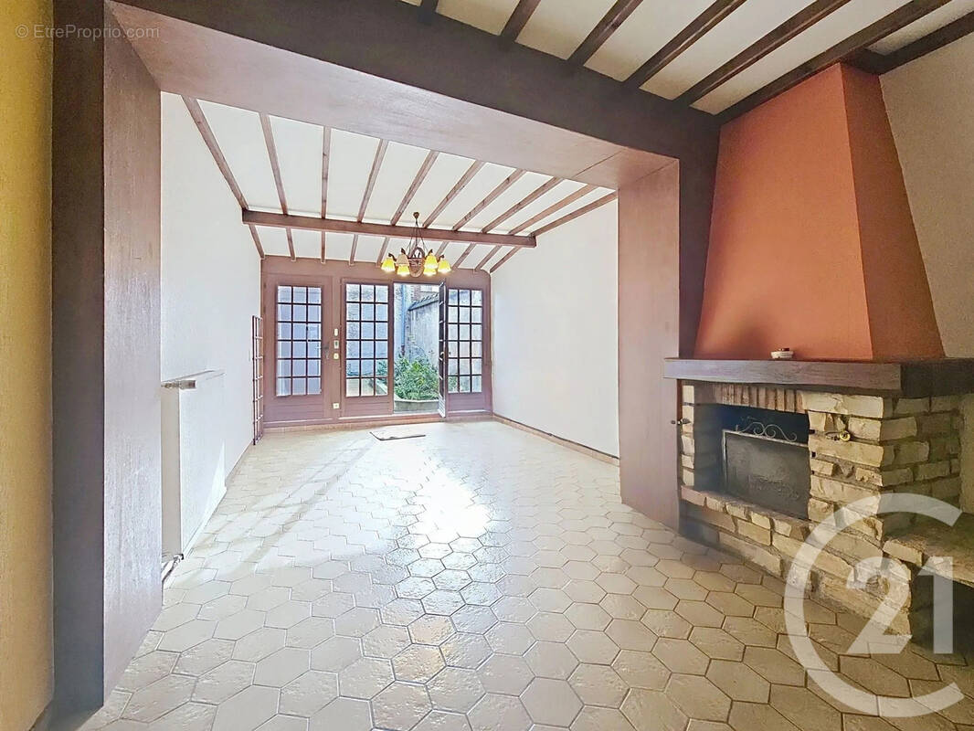 Maison à ROMILLY-SUR-SEINE