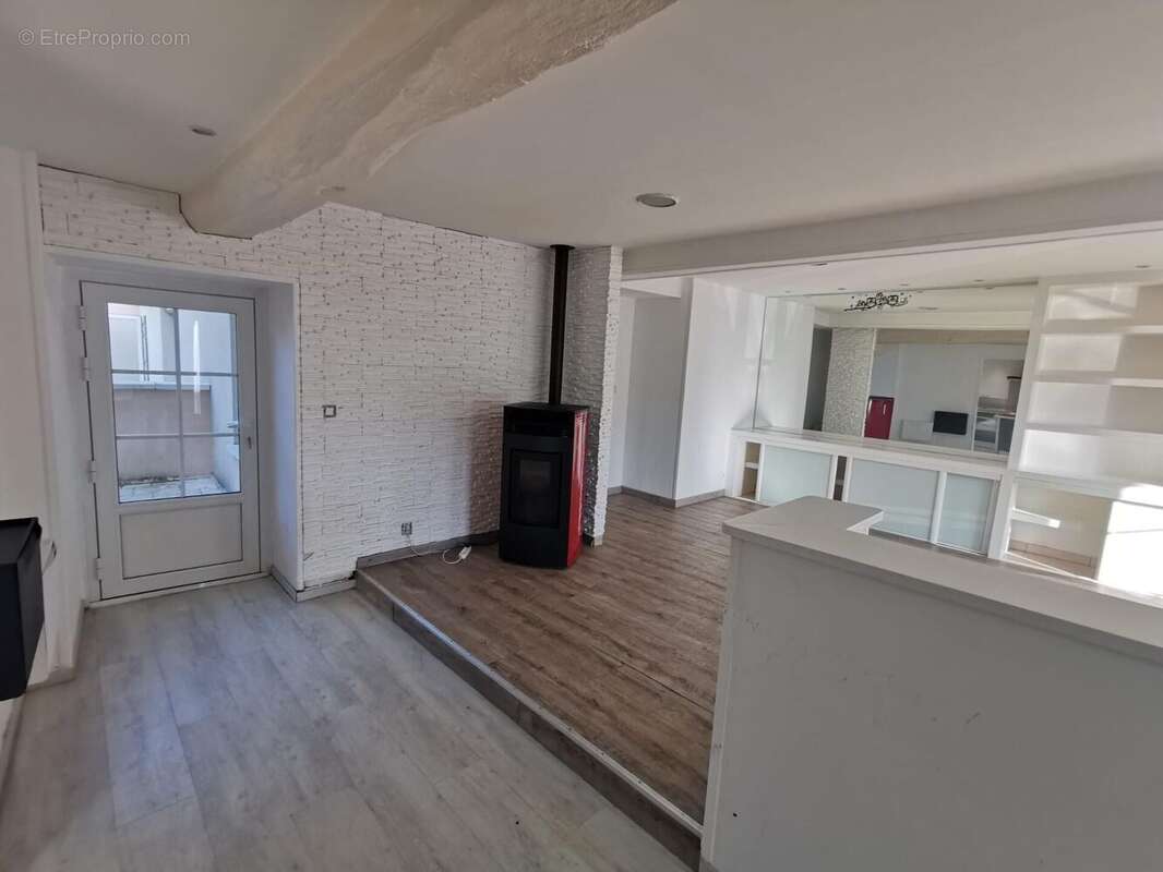 Photo 2 - Maison à AIGRE