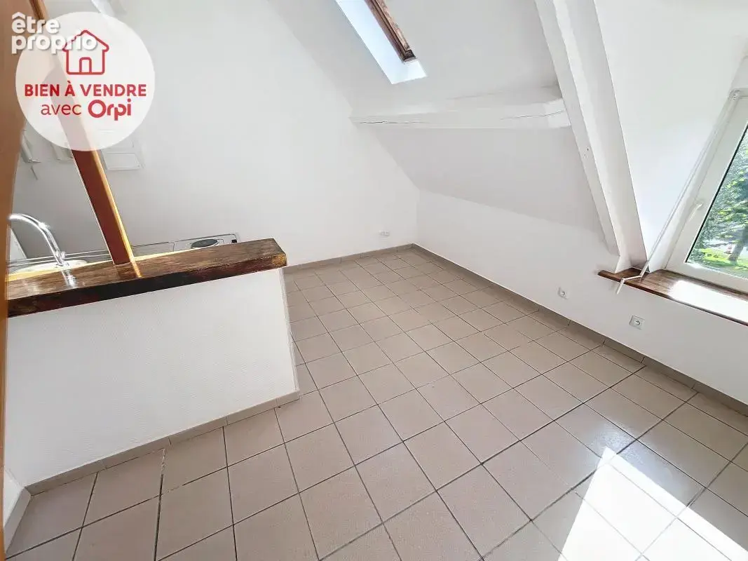 Appartement  loué F1 (22 m² Carrez) à vendre à JUZIERS - photo 8