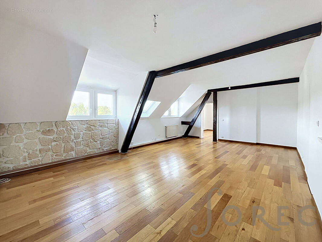 Appartement à SCY-CHAZELLES