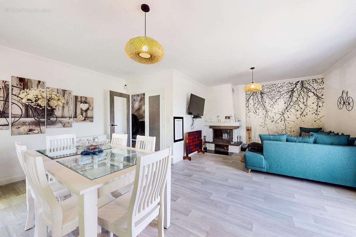 Maison familiale avec 1327 m² de terrain, sous-sol complet et dépendance – Proche Chambord - photo 3