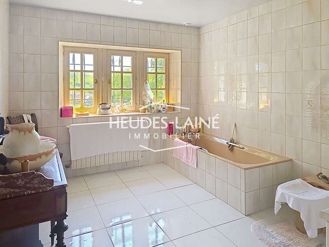 Maison à SAINT-POIS