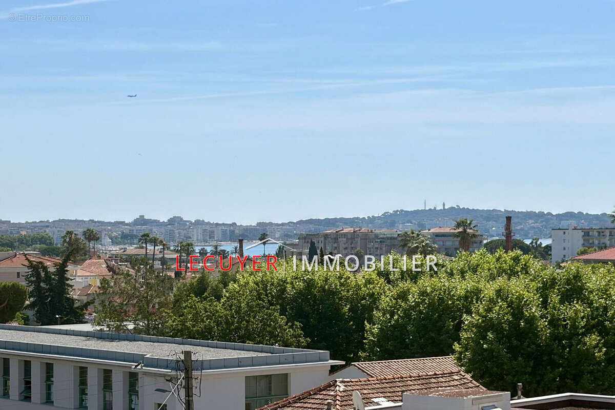 Appartement à VALLAURIS