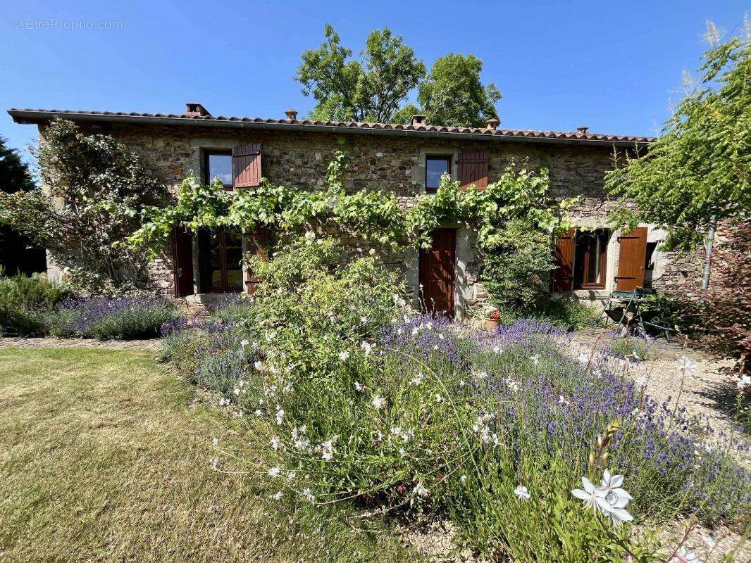 Maison à DARNAC