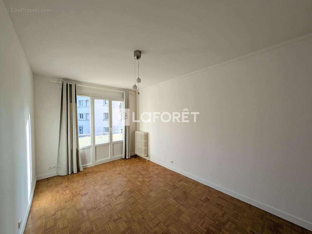 Appartement T3 73,22 m² secteur Mounier - photo 4