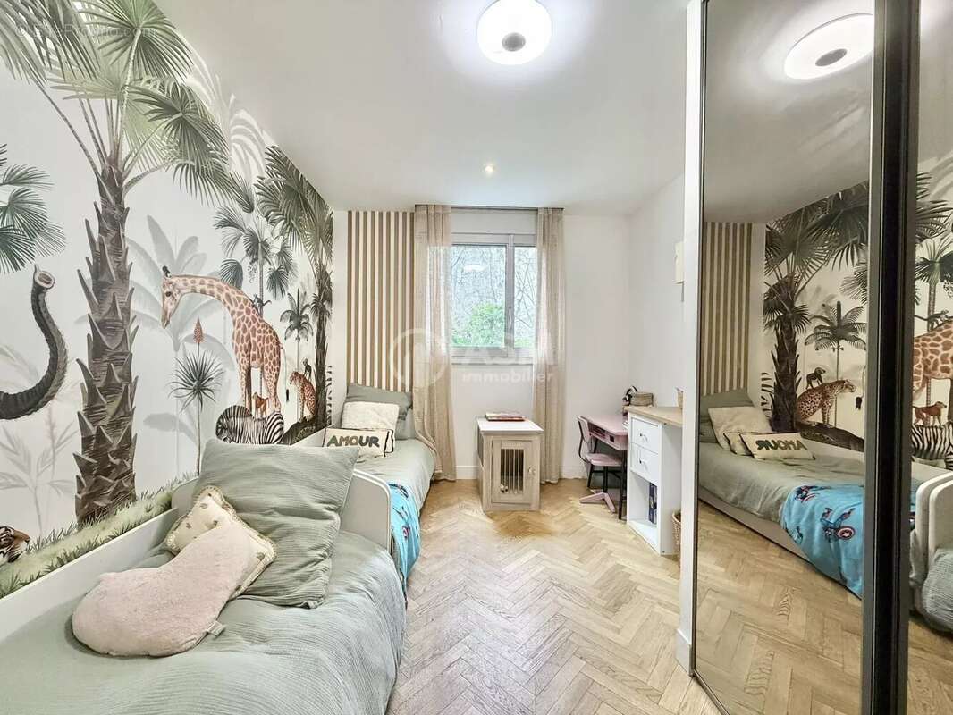 Appartement à COURBEVOIE