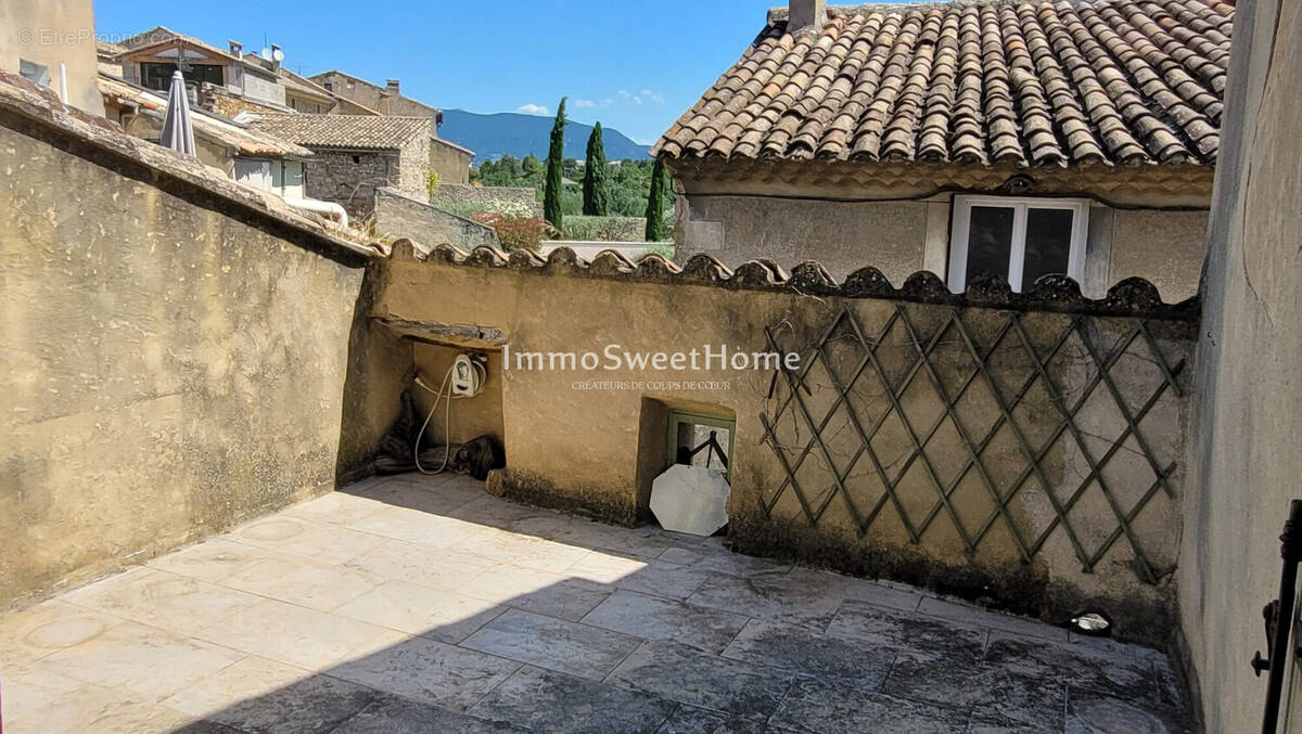 Maison à MIRABEL-AUX-BARONNIES