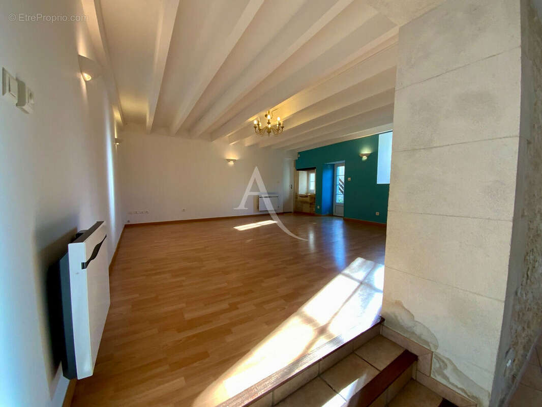 Maison à SALLES-D&#039;ANGLES