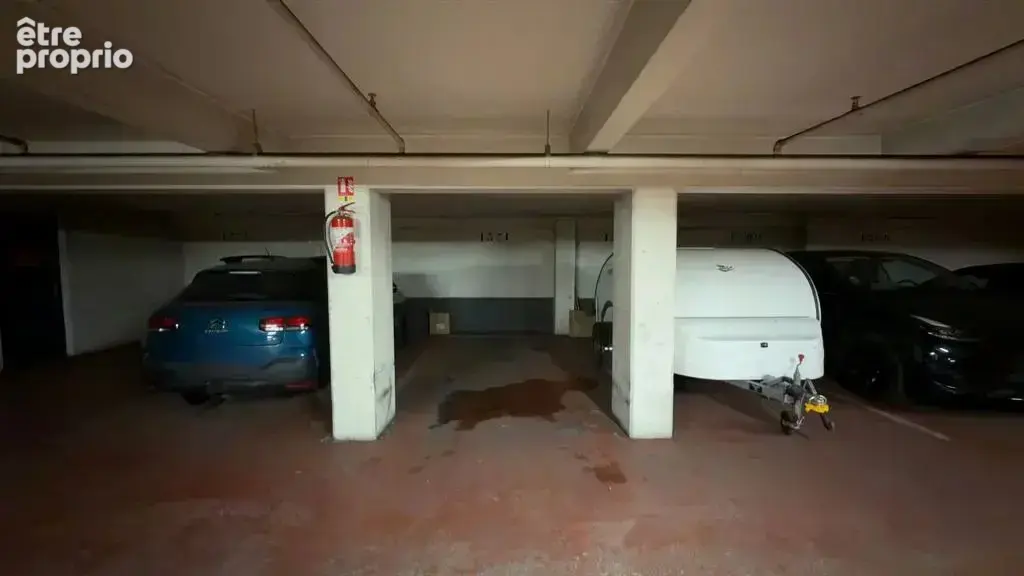 Parking à PARIS-10E