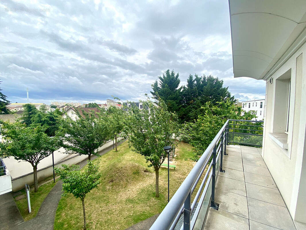 Appartement à SARTROUVILLE