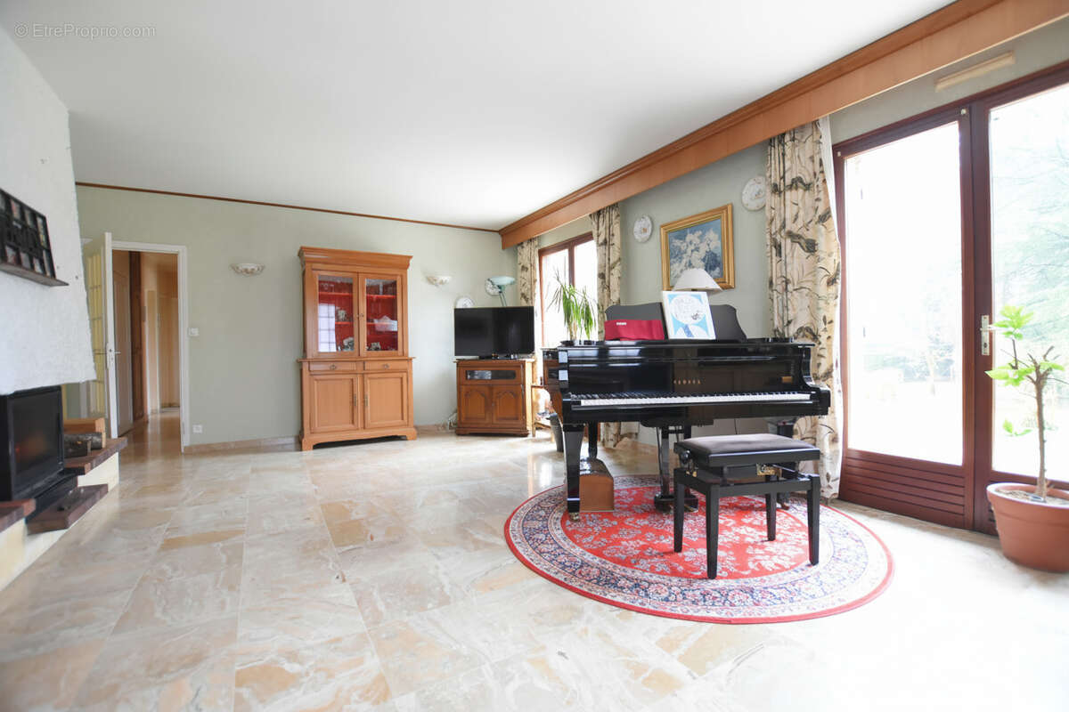 Maison à LES ESSARTS-LE-ROI