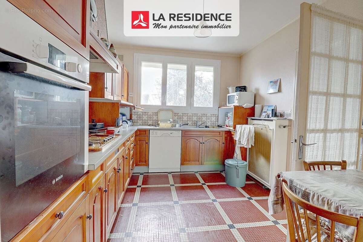 Maison 118 m² à La Chaussee-Saint-Victor  - photo 6