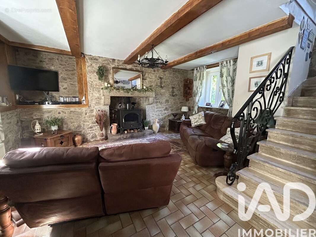 Maison 211 m² à Saint-Pever  - photo 3