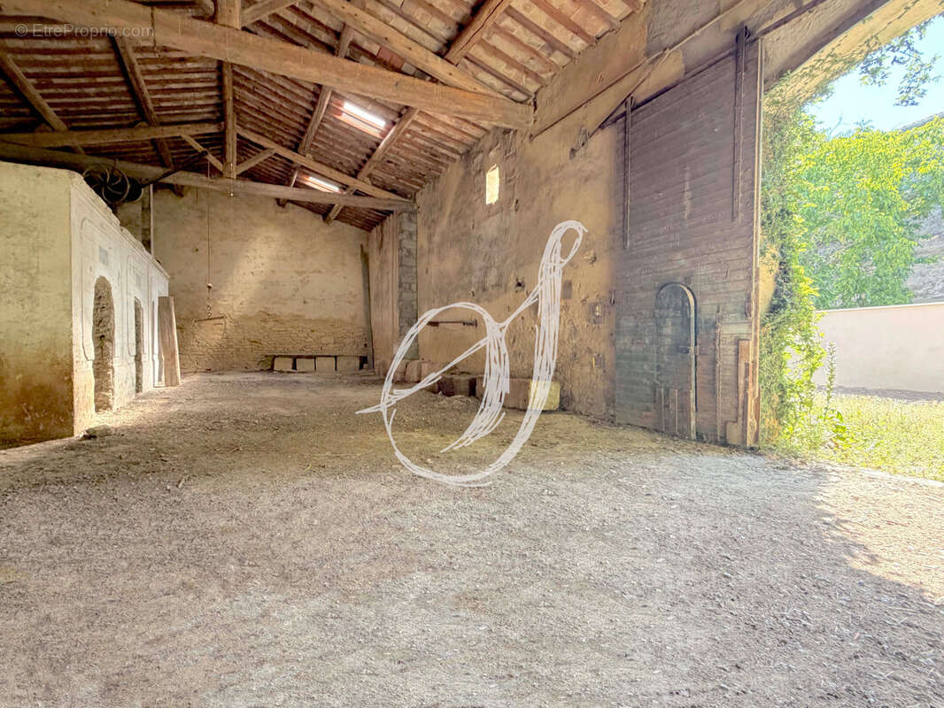 Chai à réhabiliter sur 800 m2 de terrain au coeur de Pignan - photo 5