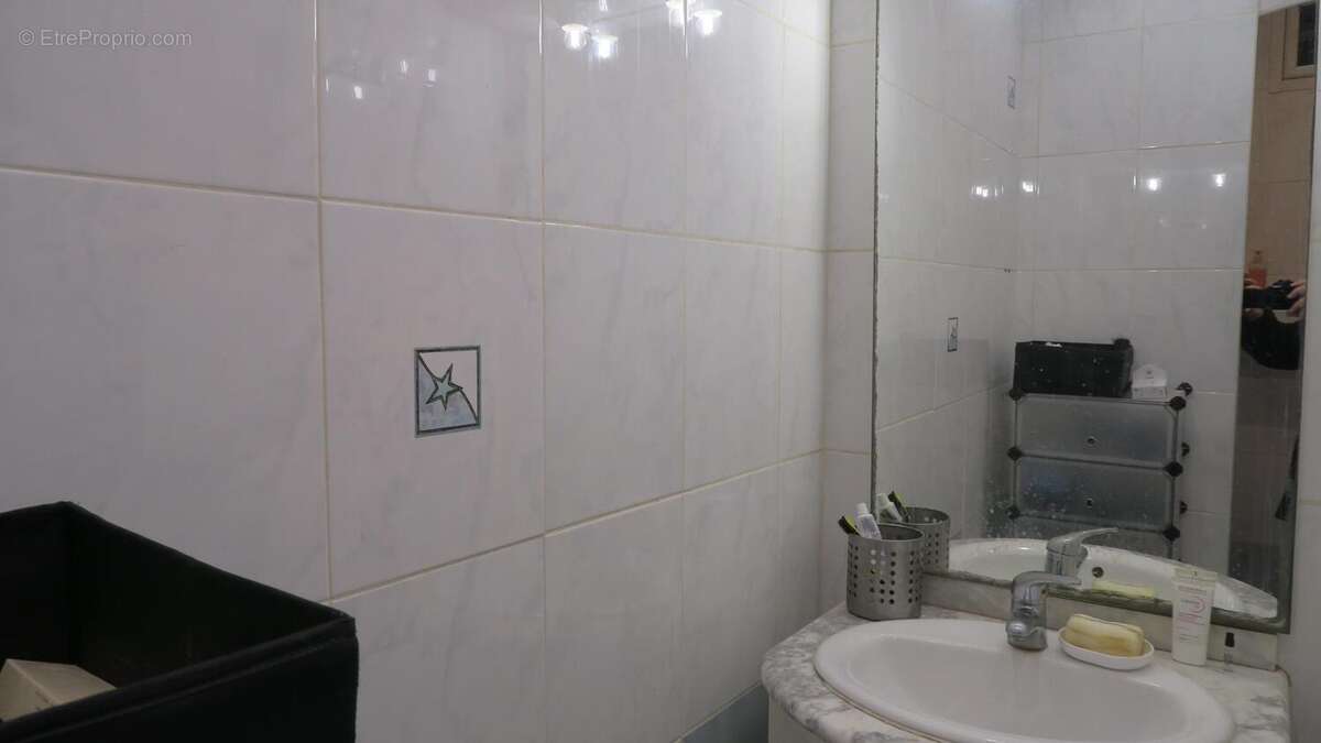 Appartement à MARSEILLE-4E