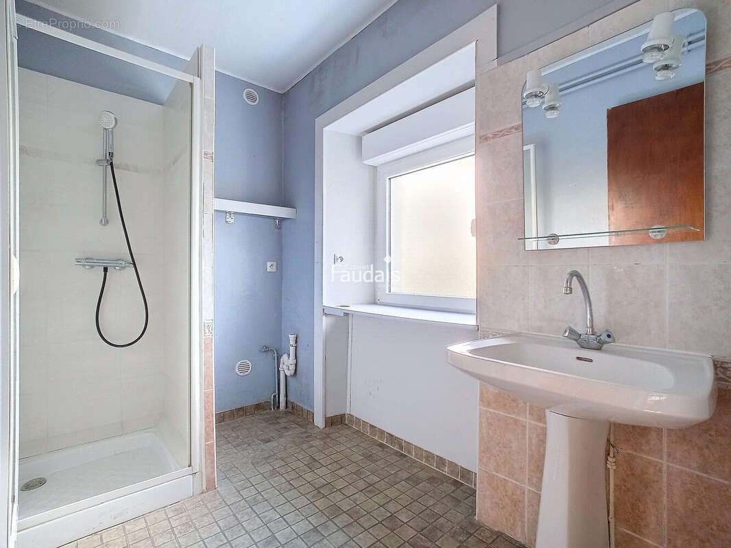 Maison 90 m² à Saint-Patrice-De-Claids  - photo 7