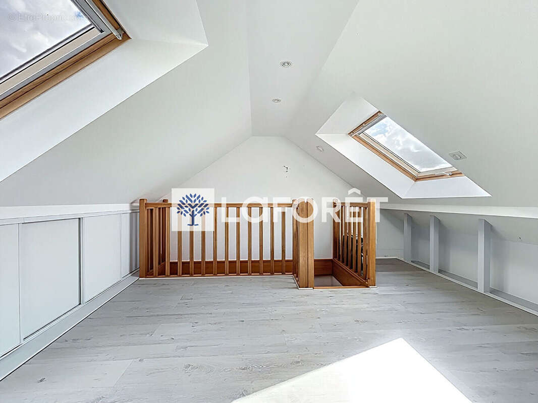 Maison à SAINT-NOM-LA-BRETECHE