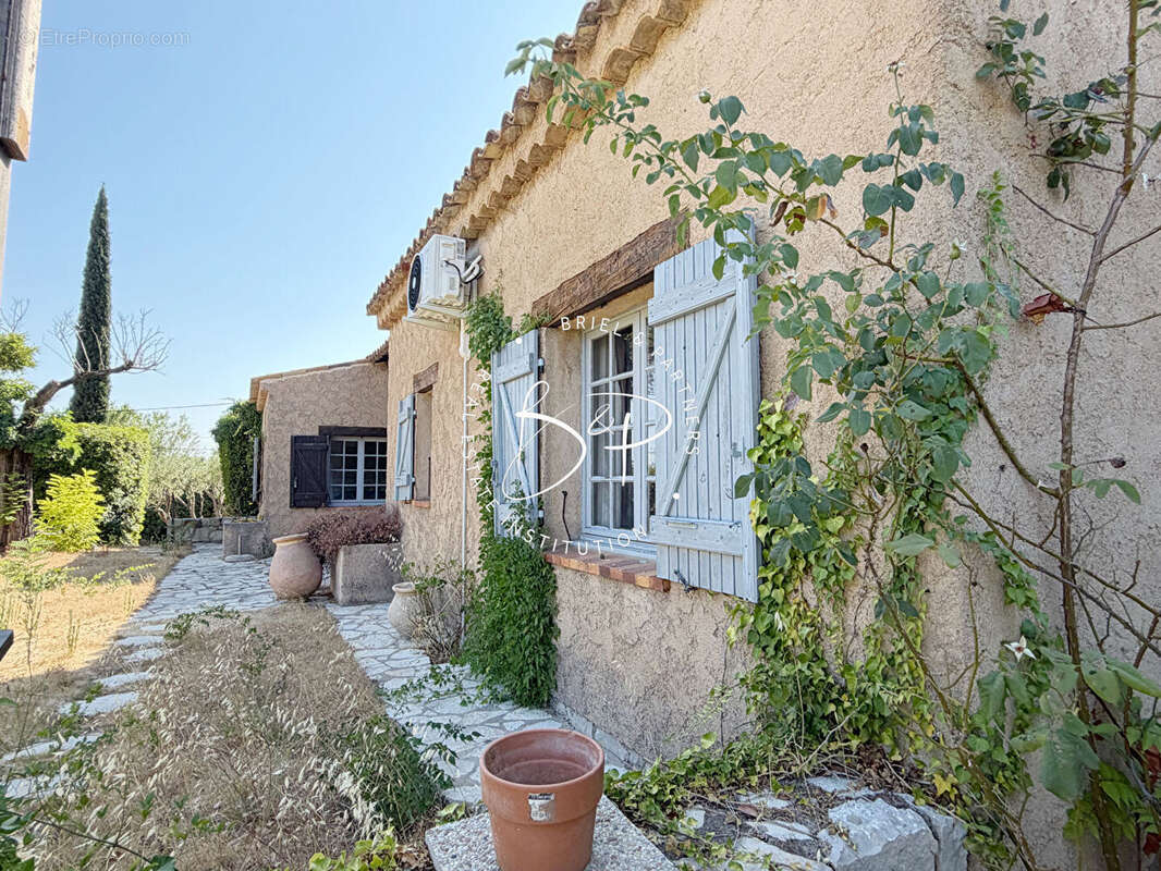 Charmante maison située sur les hauteurs d'un hameau de Lorgues - photo 6