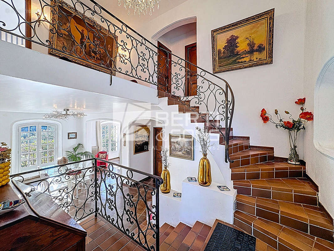 Maison à MANDELIEU-LA-NAPOULE